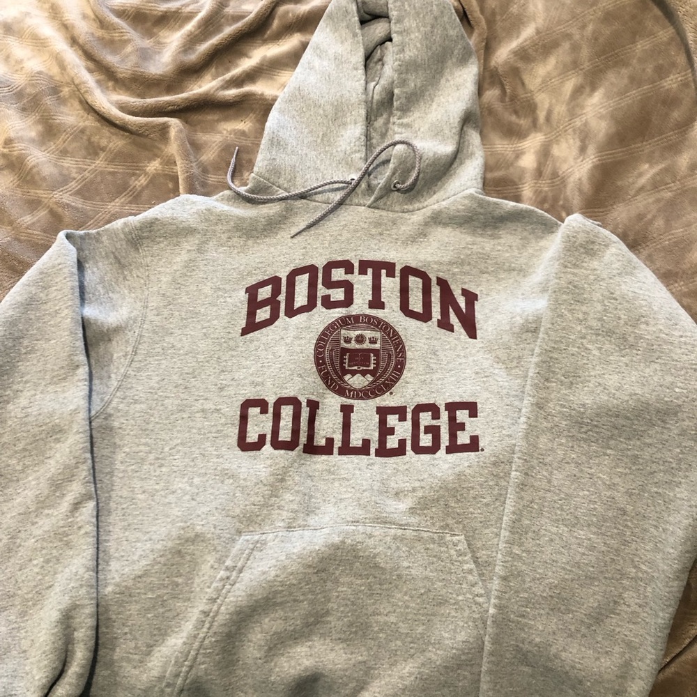 Boston College gray, men’s size large hooded sweatshirt. In very good condition.
